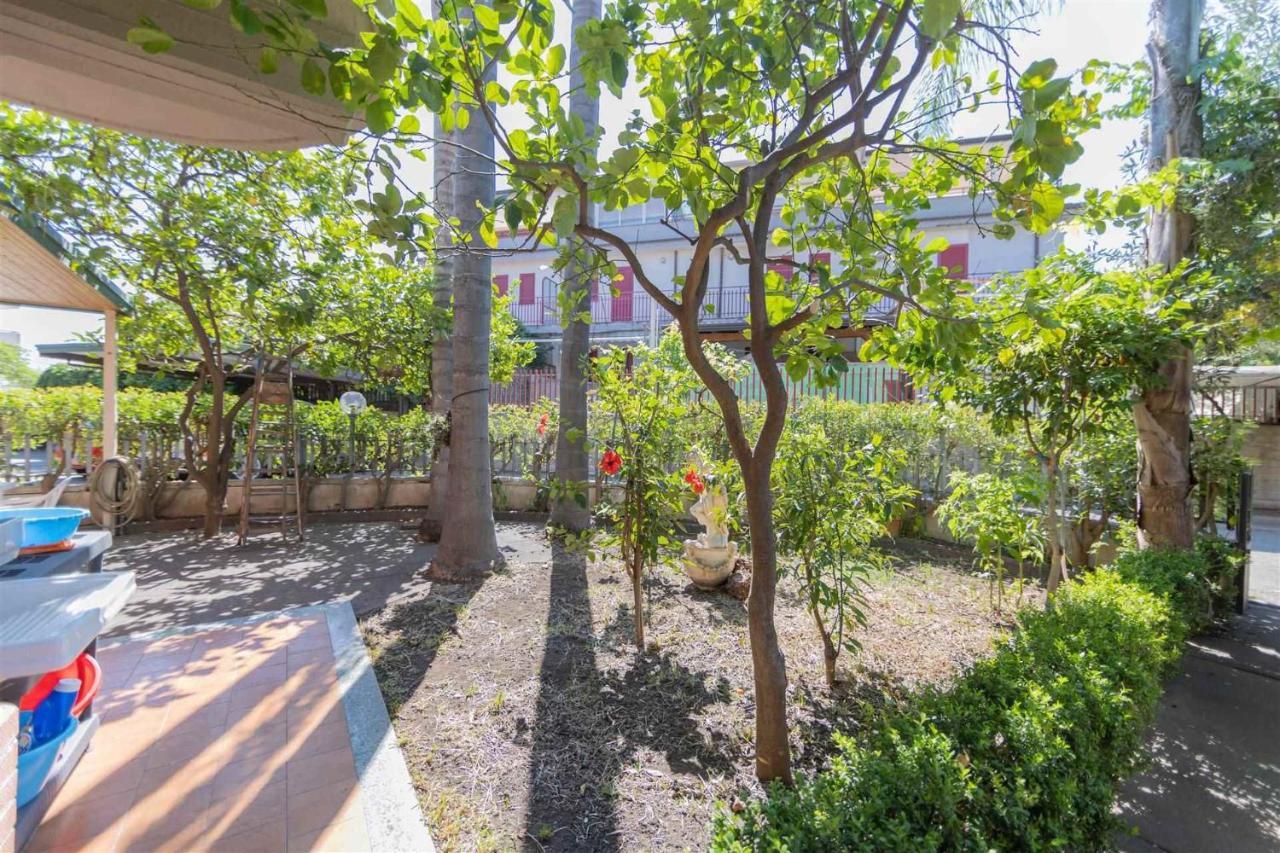 Villino Con Giardino Terrazzo E Parcheggio Privato Daire Mascali Dış mekan fotoğraf