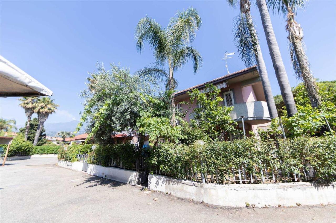 Villino Con Giardino Terrazzo E Parcheggio Privato Daire Mascali Dış mekan fotoğraf